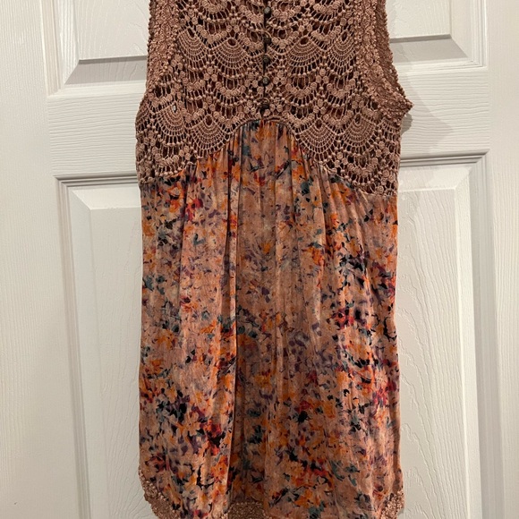 Gimmicks by Buckle sleeveless top - Picture 4 of 5